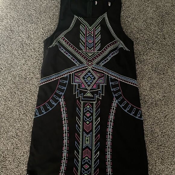 Dresses & Skirts - Womens black geometric embroidered mini dress. Zip back. Size small. Sleeveless